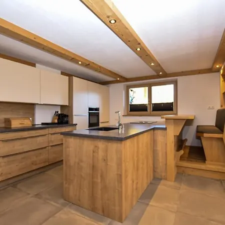 Kirchberg Apartment *